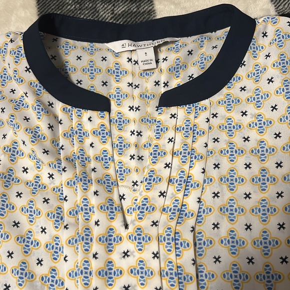 41 Hawthorn Geometric Patterned Sleeveless Blouse. Size Small - Picture 4 of 14